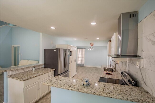 Building Photo - 5611 Long Creek Ln