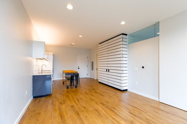 Building Photo - Terrific One Bedroom Condo in Truxton Circle!