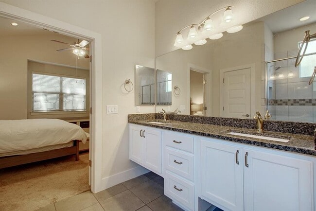 Building Photo - 12205 Cottage Promenade Ct