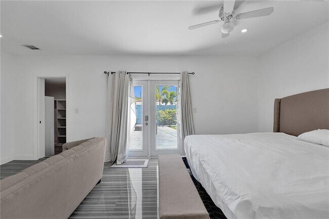 Building Photo - 1732 NE 173rd St