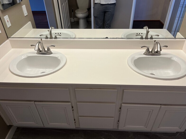 Building Photo - 1239 Calle Fantasia