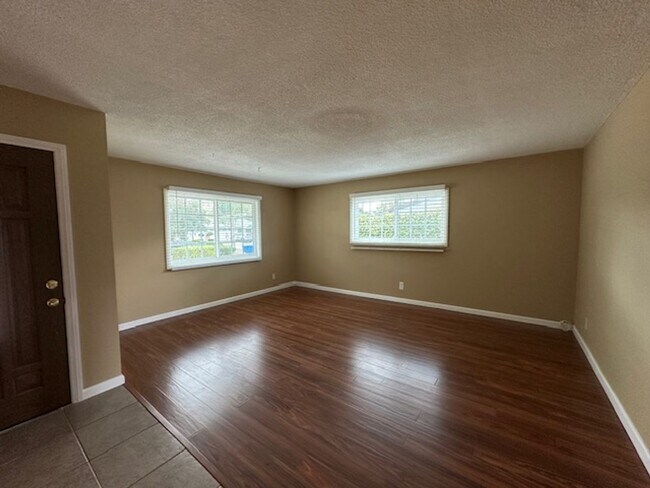 Building Photo - Stunning 5 bedroom tree lined cul-de-sac street in West Hills