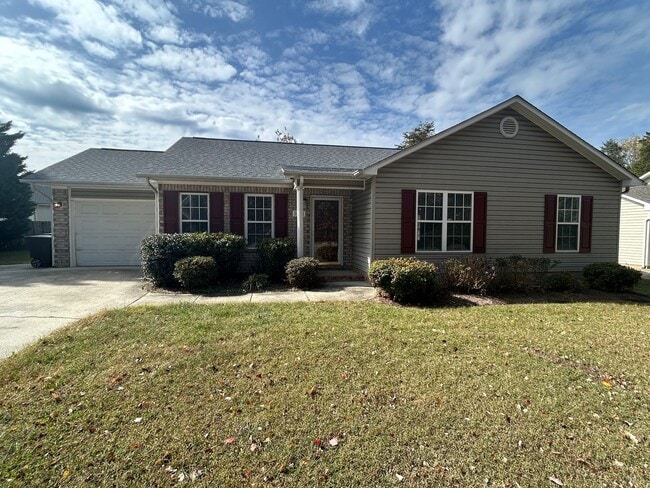 Building Photo - Ready to View! Updated 3/2 Home High Point...