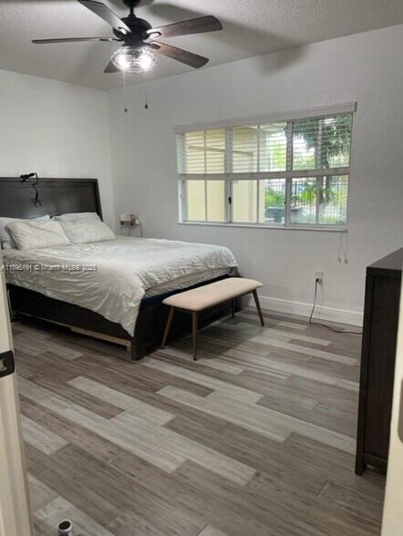 Building Photo - 2439 Centergate Dr