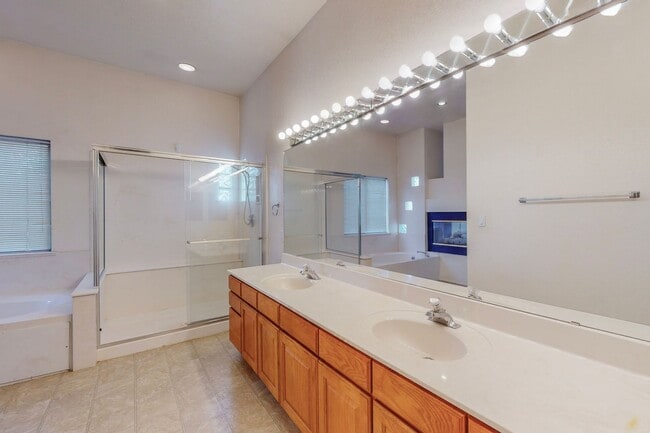 Building Photo - 2 story 4 bedroom