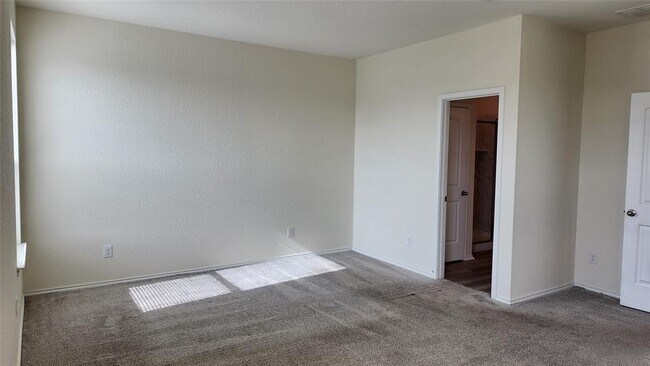 Building Photo - 6229 Mantalcino Dr