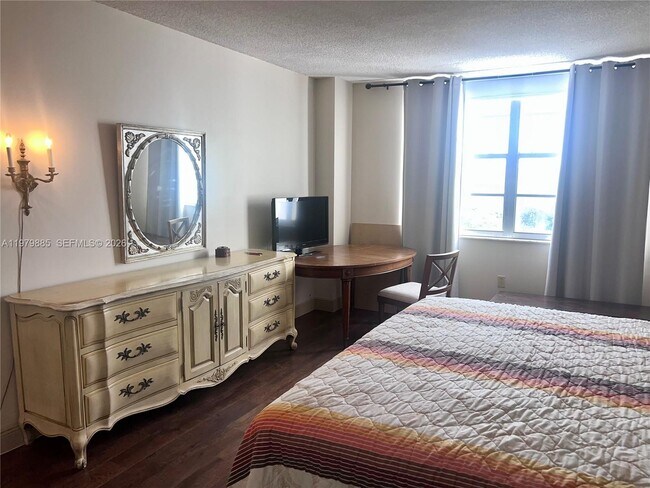 Building Photo - 2801 NE 183rd St