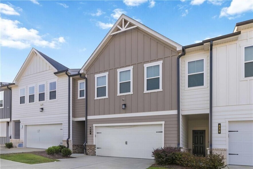 Building Photo - 840 Pt Pl Dr