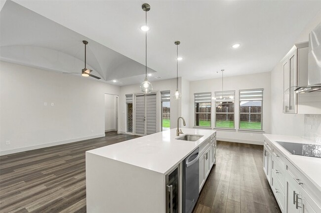 Building Photo - 2089 Abela Dr