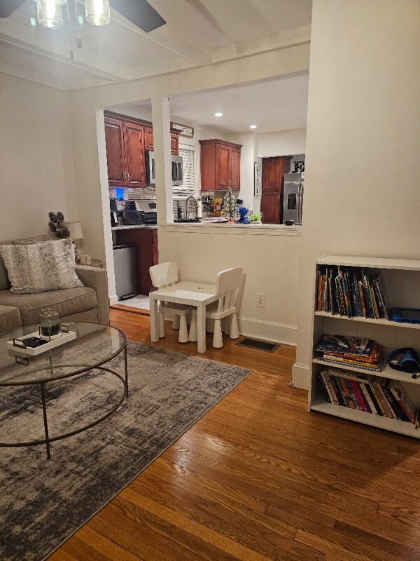 Building Photo - 275 Emerald St