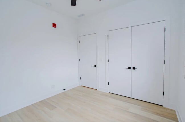 Building Photo - 3821 N Ashland Ave