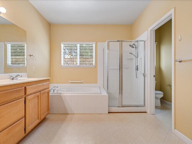 Building Photo - 9759 Dawn Way