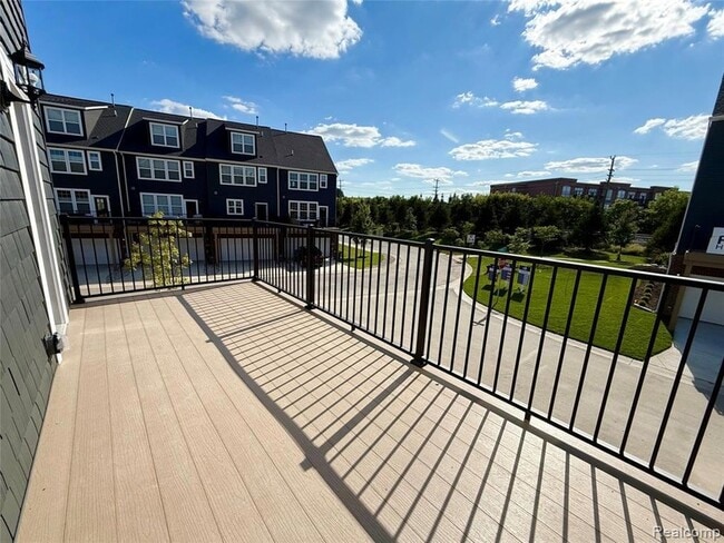 Building Photo - 359 N Sydney Ct