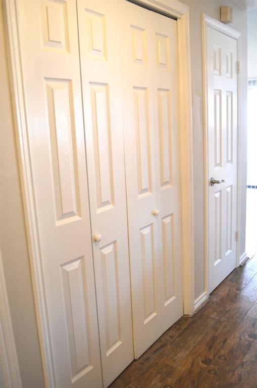 Building Photo - 10176 Oakberry St