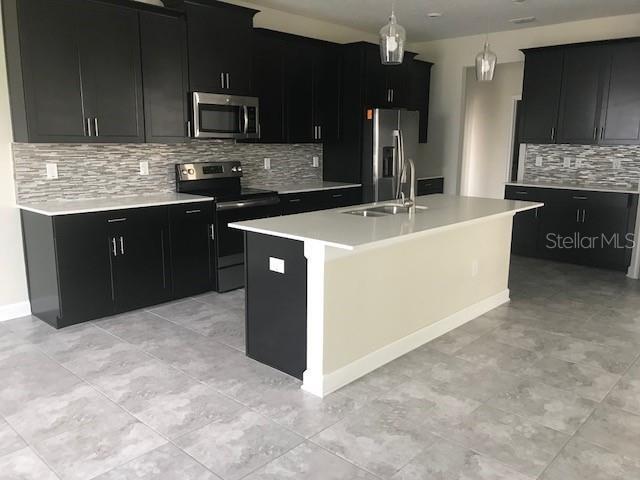 Building Photo - 15061 Evergreen Oak Loop