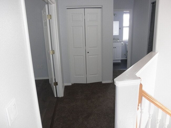 Building Photo - Extra features