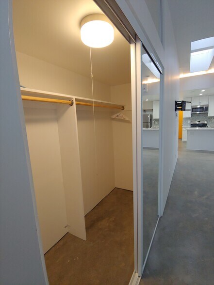 Building Photo - 4044 Alla Rd