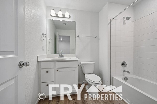 Building Photo - 3BR Home w/ Attached Garage + Easy Commute to Denver & DIA