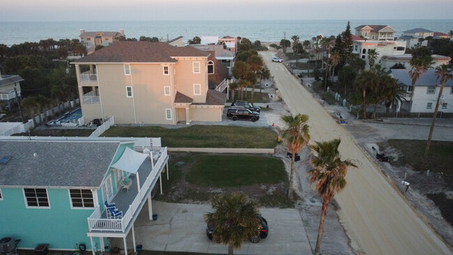 Building Photo - Just Beachy! 3bd 2ba by the Ocean