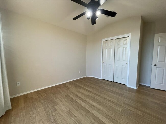 Building Photo - 803 Middle Brook Dr