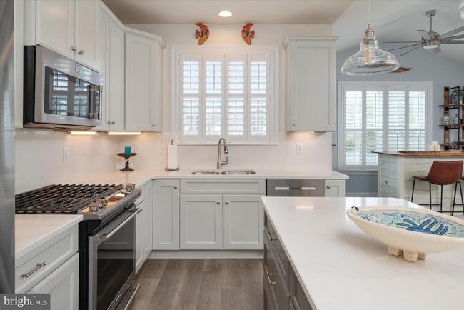 Building Photo - 312 Topside Dr