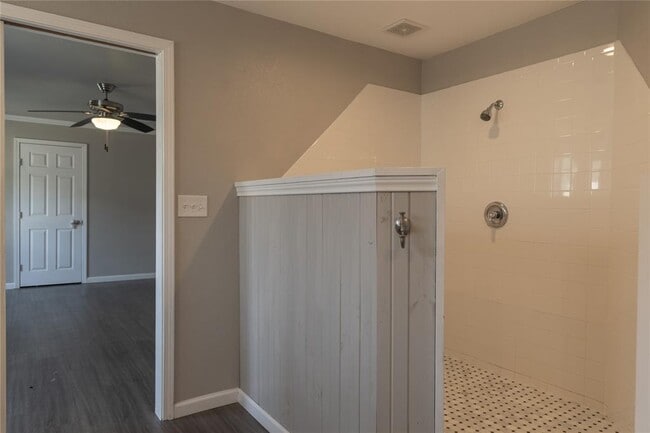 Building Photo - 120 Erskine Ferry Rd