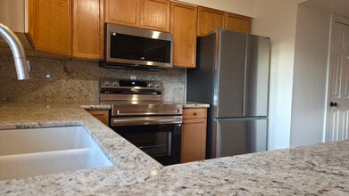 Building Photo - 6521 S La Corta Dr