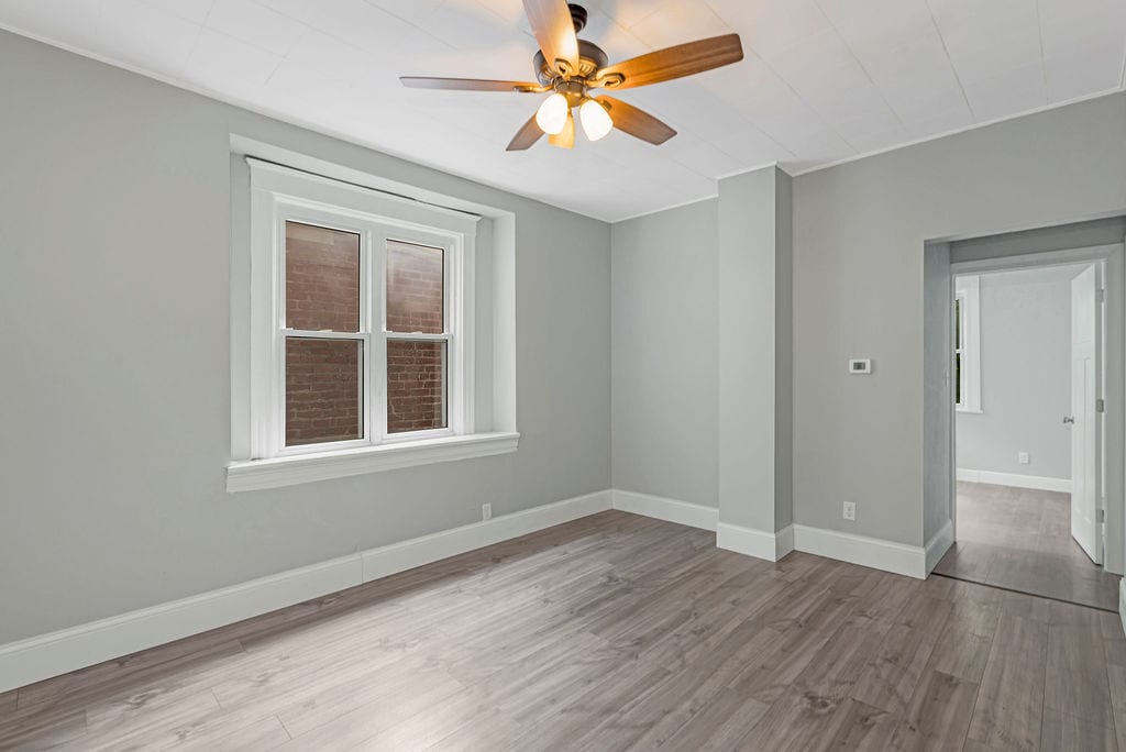 Living room view from unit's entry - 5125 Carthage Ave
