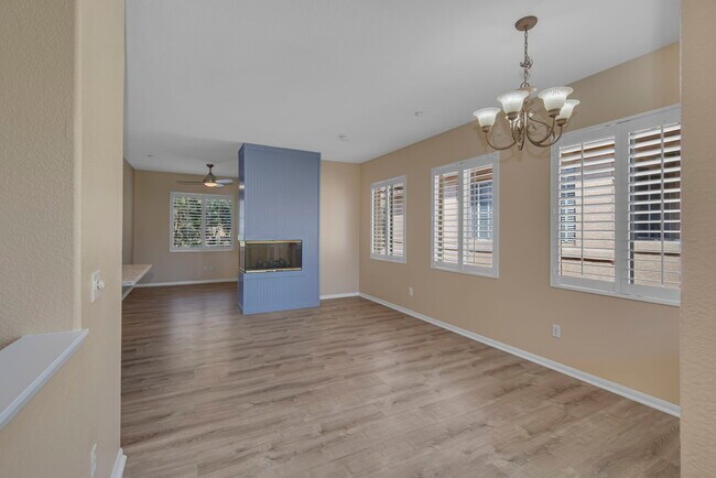 Building Photo - 3183 Dehesa Rd