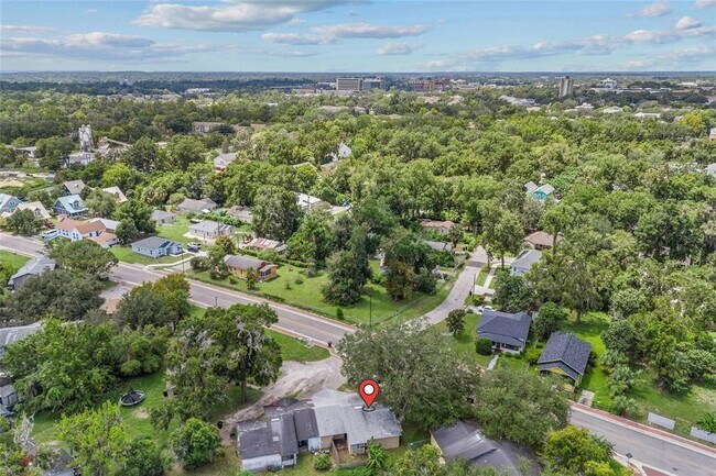 Building Photo - 611 SW 3rd St