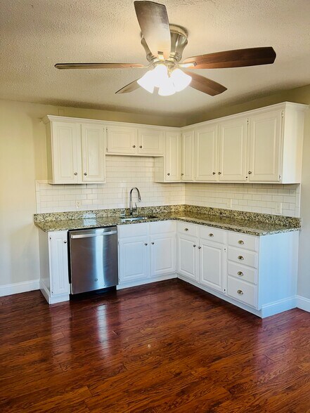 Building Photo - 47 W Wyoming Ave