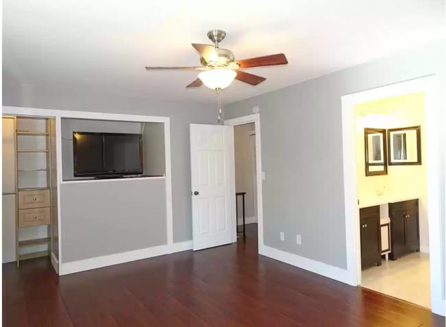 Building Photo - 67 Woodlake Dr