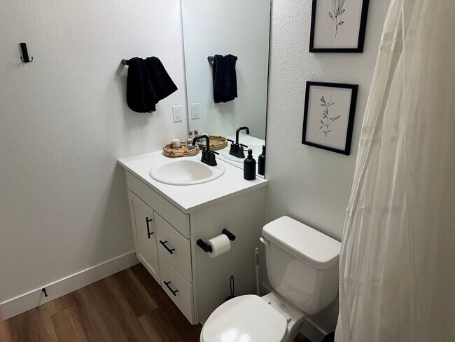 Building Photo - Westminster Station - Almost new- Pride Of Ownership!