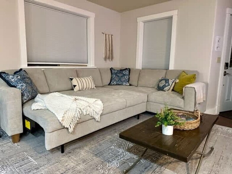 Building Photo - 816 Reedy Ln