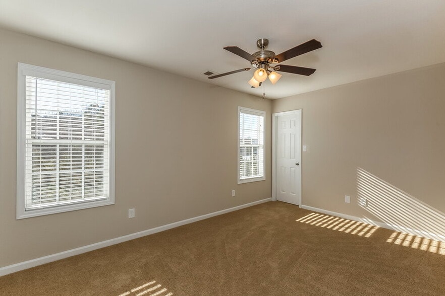 Building Photo - 3012 Sunlight Path Dr
