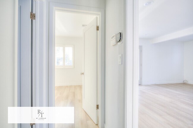Building Photo - FULLY REMODELED – Front House for Rent (Ba...