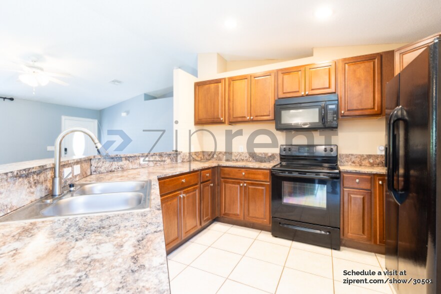 Building Photo - 1345 17th Ln SW
