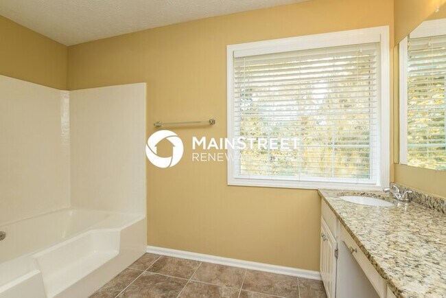 Building Photo - 3 Bedroom Pet-Friendly Home in Sugar Hill, GA with Main Street Renewal