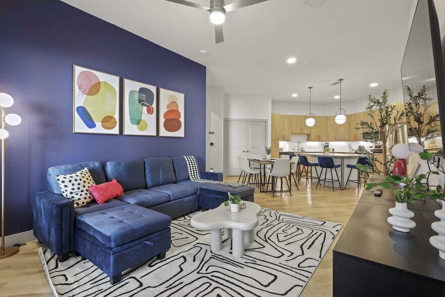 Building Photo - 13701 Montfort Dr