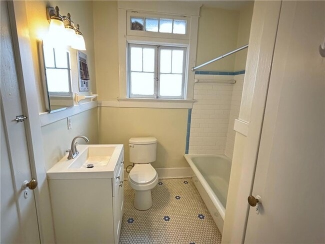 Building Photo - 7726 S Claiborne Ave