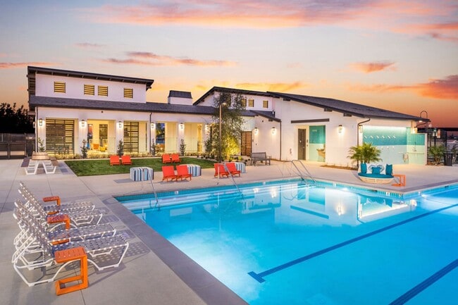 Building Photo - 3257 E Wild Horse Privado