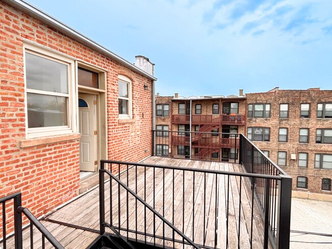 Building Photo - 4832 S Indiana Ave