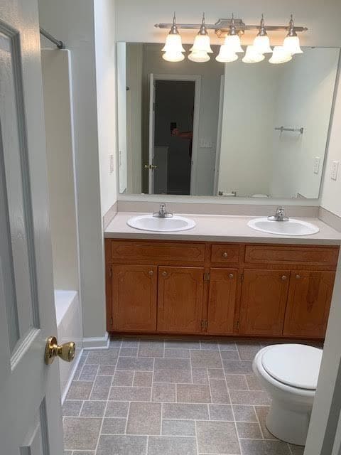 Building Photo - 2345 Vineyard Dr