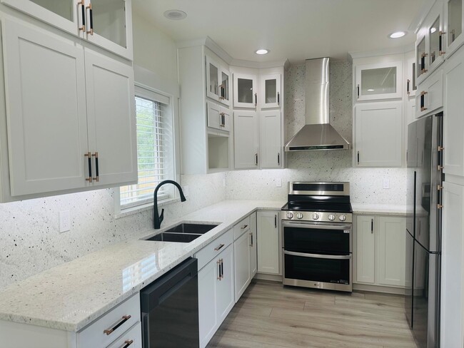 Building Photo - BRAND NEW 1 bedroom, 1 bath in Eaglemont