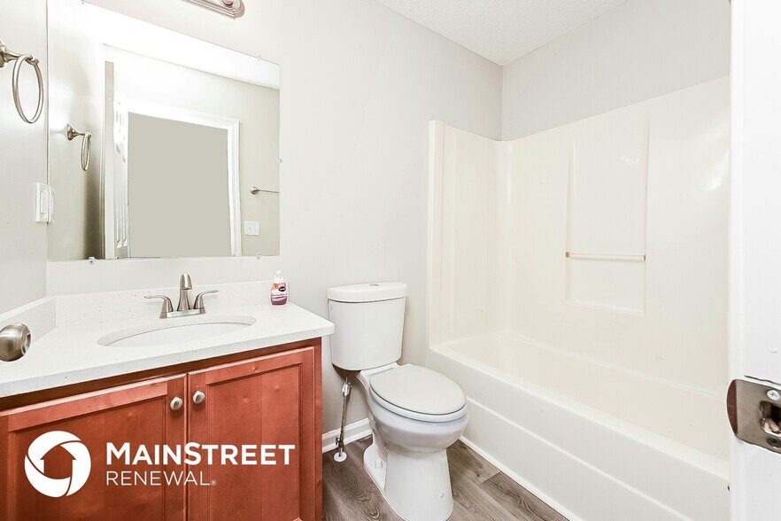 Building Photo - 520 Hansen Dr