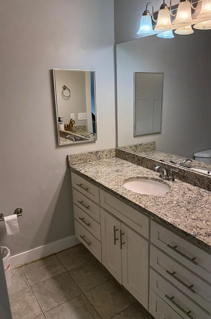 Building Photo - 12 N 450 W