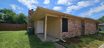 Building Photo - 106 E Simonds Rd