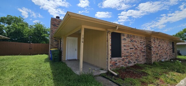 Building Photo - 106 E Simonds Rd