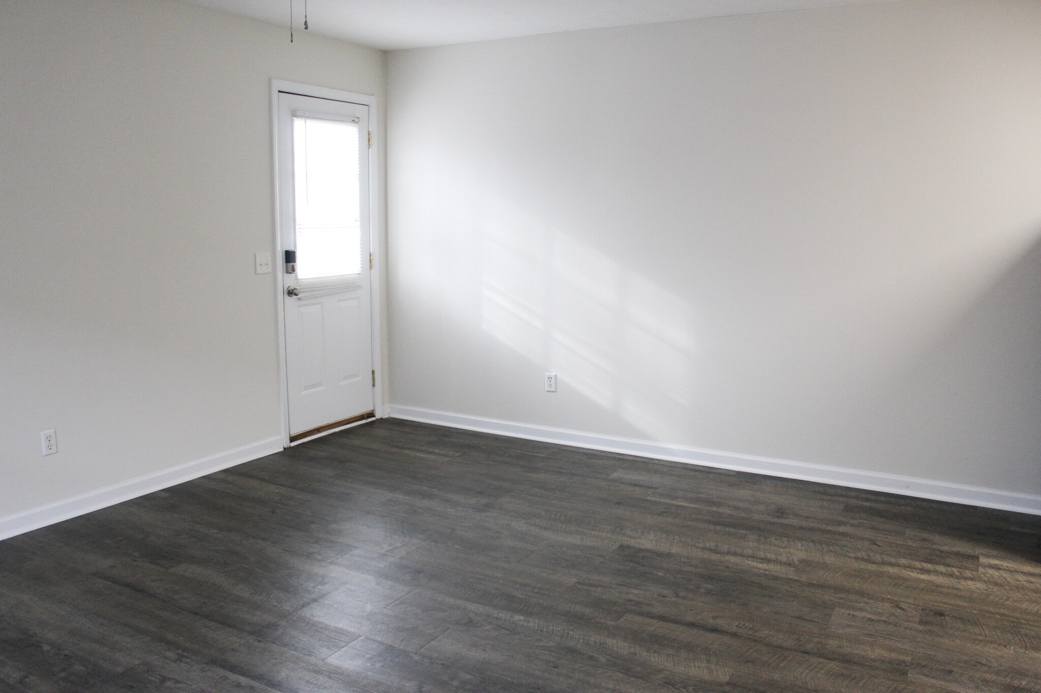 Building Photo - 1351 N Dixie Ave