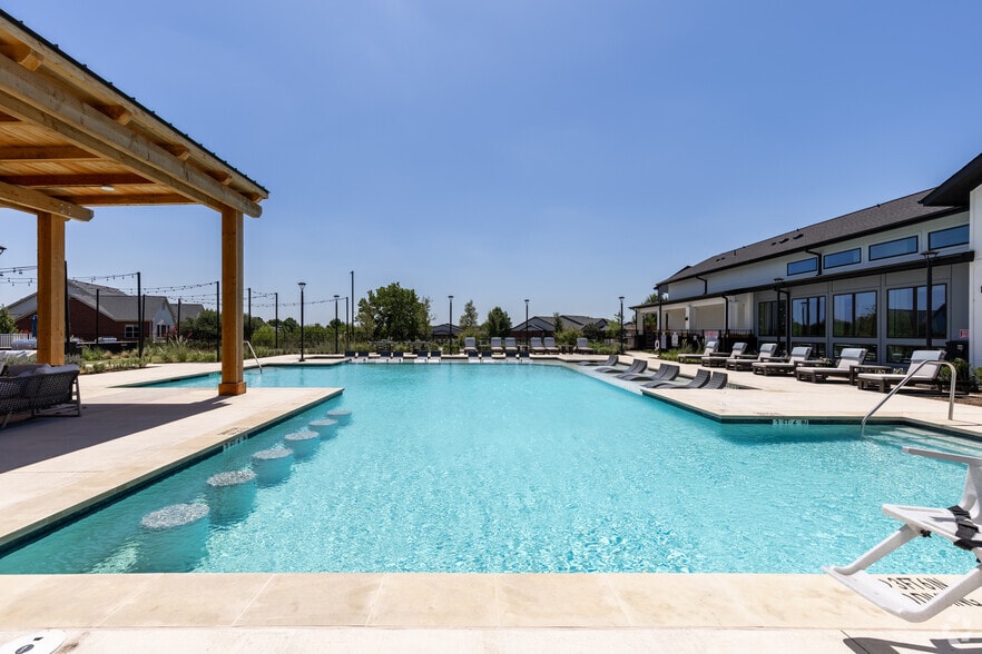 Custom Pool with Resort Amenities - The Dalton